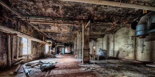 Fotografen zu Füßen gelegt: Die alte VEB-Fußbodenfabrik (1) 